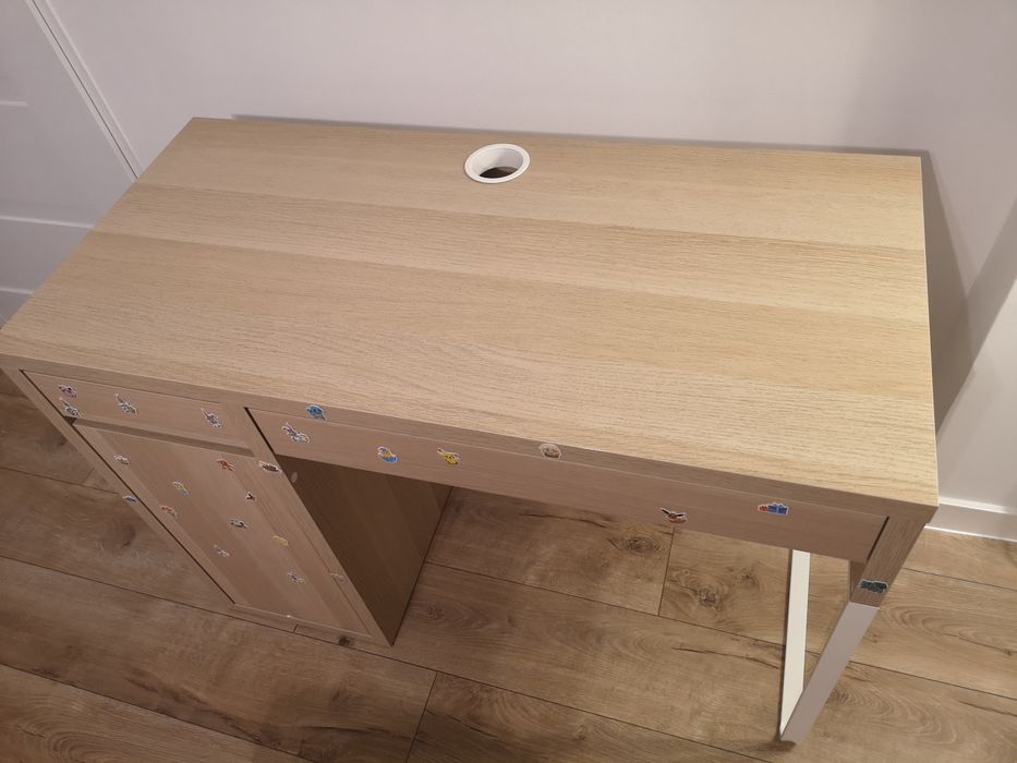 Biurko z Ikea Micke 105x50 cm dąb dla dziecka stan bdb