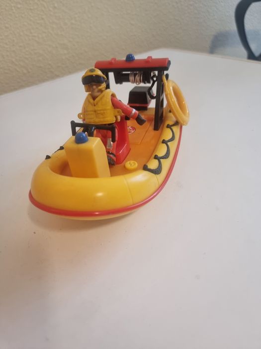 Bombeiro sam helicopet , camiao e barco