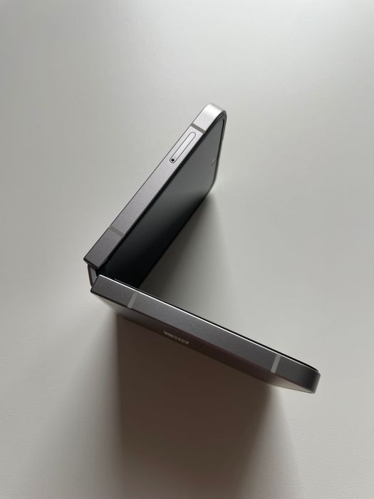 Telefon Samsung Galaxy Z Flip 6 i Galaxy Watch 6 gwarancja