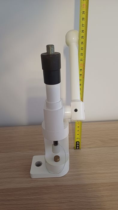 Maquina para furar tiras