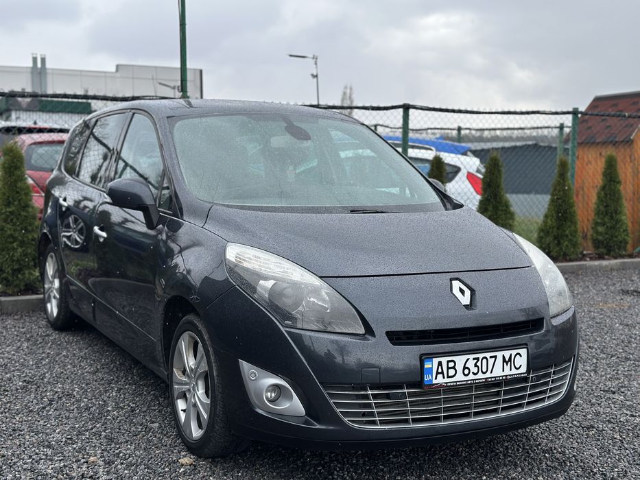 Продам Renault Grand Scenic 2010