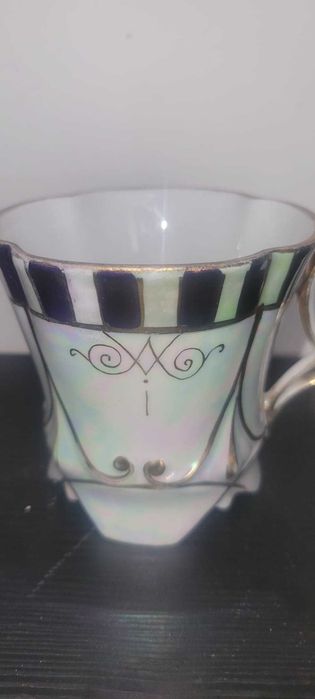 Chávena Antiga em Porcelana Madrepérola - Pintada à Mão (Handmalerei)