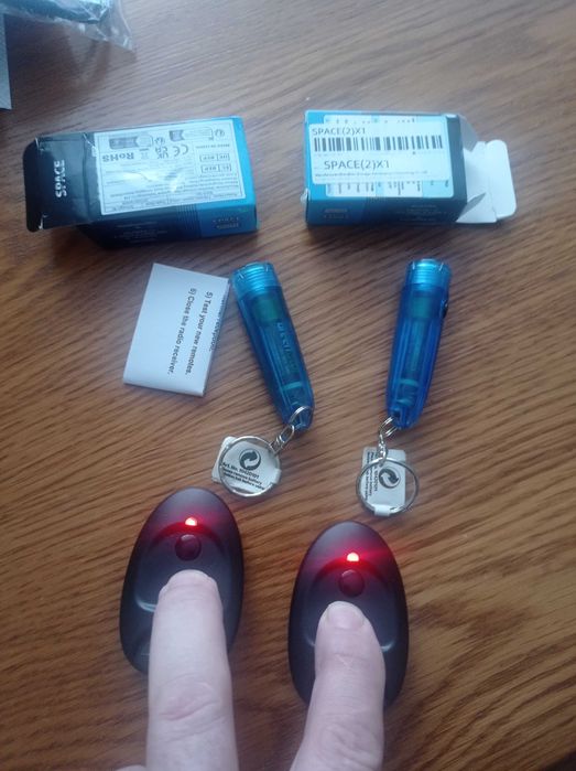 Dwa nowe piloty do napędu Came i dwa breloki do pilota czy kluczy grat