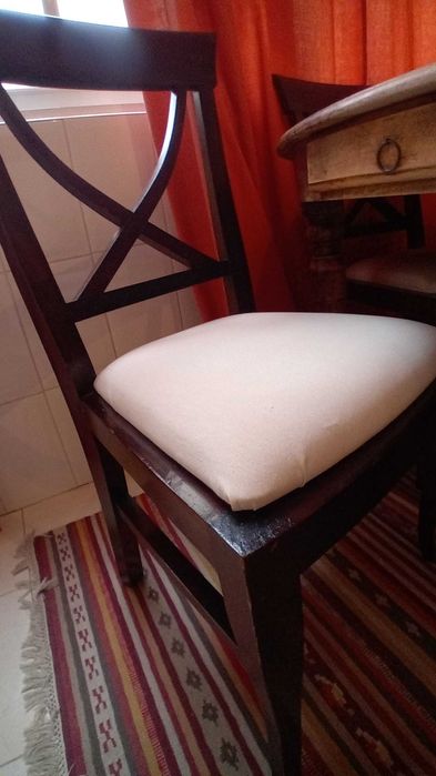 mesa de jantar e 4 cadeiras