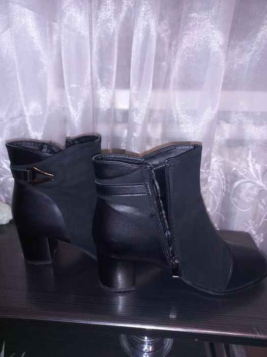 Ботинки жіночі осінь