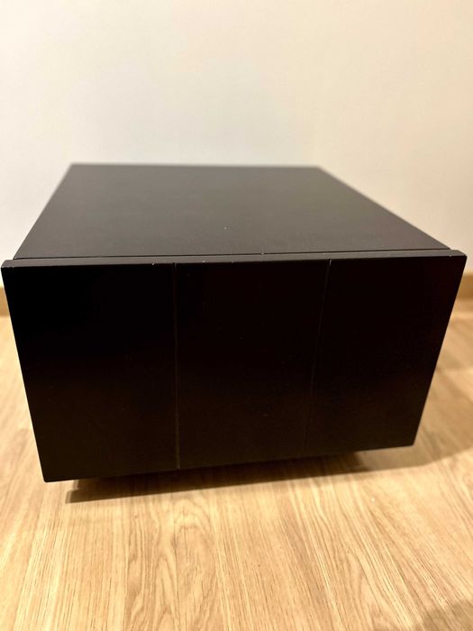 Cama + 2x Mesas de cabeceira - Madeira