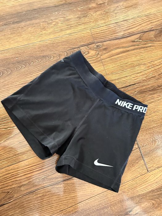 spodenki nike pro w Twojej okolicy? Sprawdź kategorię Moda