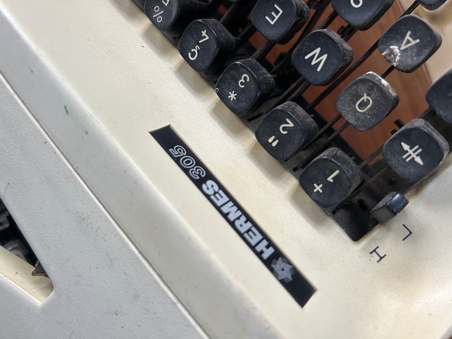 Máquina de escrever Hermes 305 Automátic