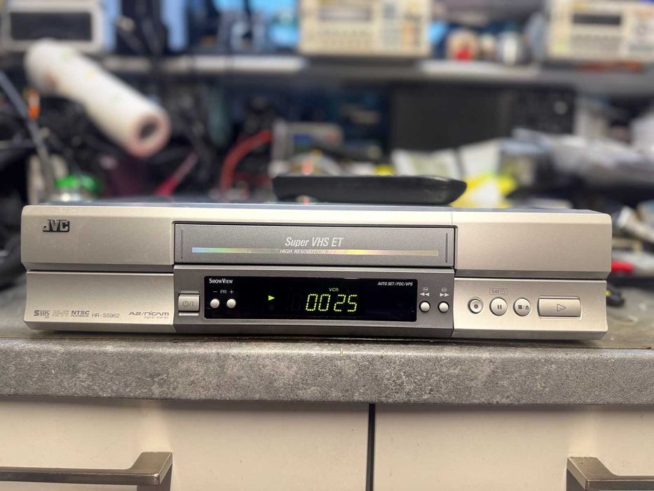 Magnetowid S-VHS JVC HR-S5962