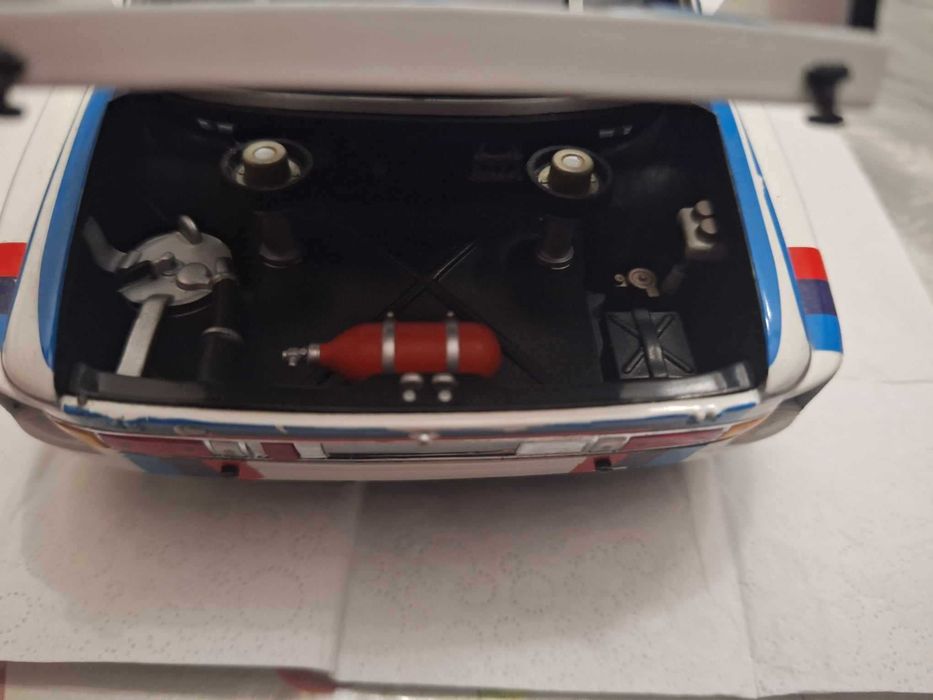 Miniatura escala 1:18 - BMW