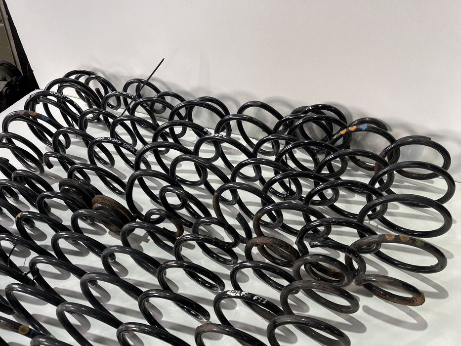 Пружини Гольф 5 хетчбек універсал пружини Golf 5 6 передні задні