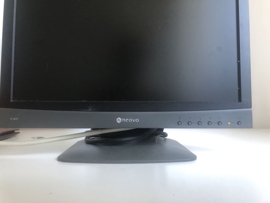 Monitor F-417 Neovo