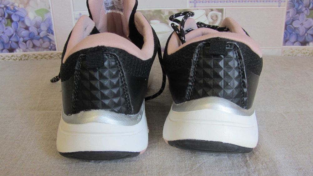 Кроссовки F&F. 41р. стелька 26,3 см