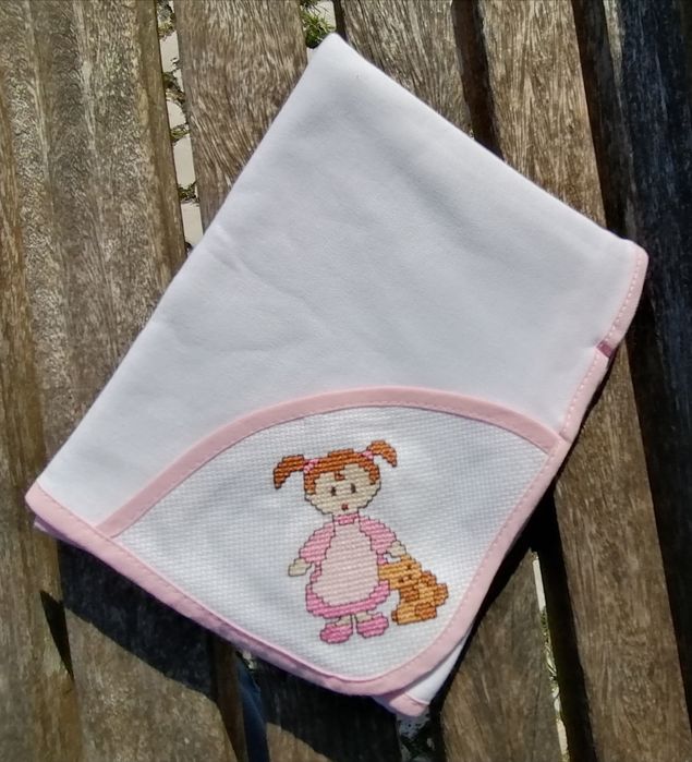 Fraldas NOVAS bordadas à mão (menina) Portes incluídos