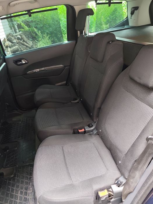 продам Peugeot 5008 7 місць 2010 року автомат