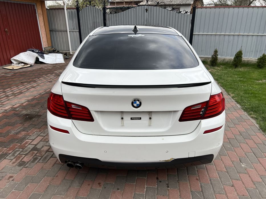 Двери,кузовные запчасти bmw f10 цвет 300