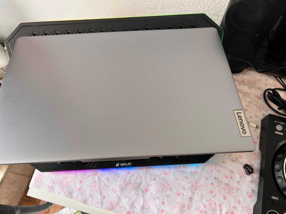 Portatiil LENOVO