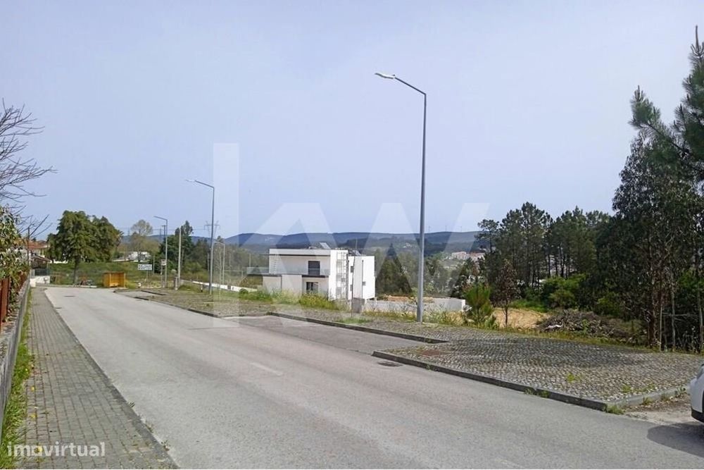 Lote de Terreno | 689m2 | Casal Fernão João | Pombal — Pombal, Leiria