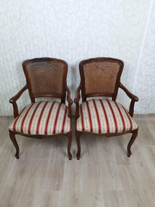 Кресла интерьерные. Антикварная мебель. Италия