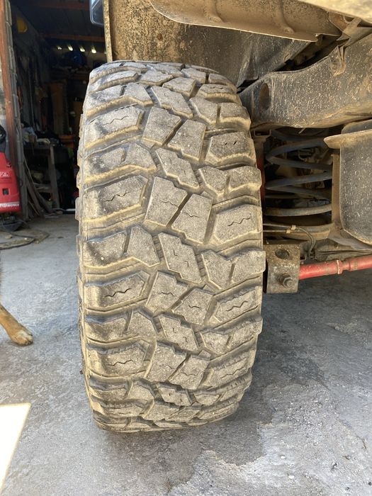 Pneus cooper 33 com jantes 15