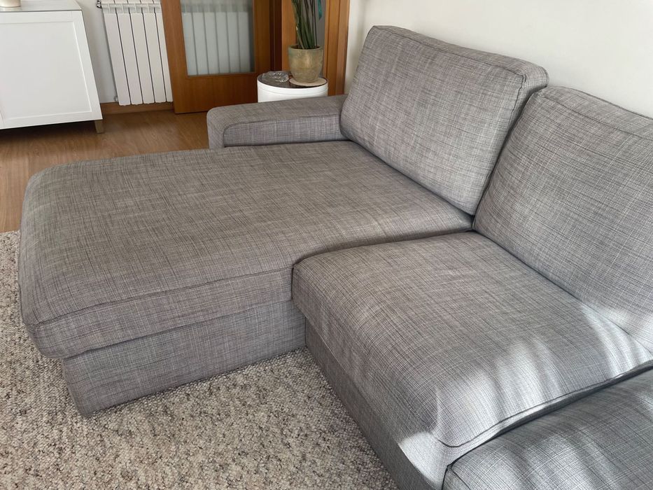 Sofá IKEA Kivik cinza