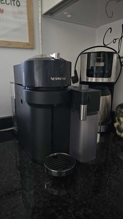 Vertuo Lattissima Matte Black & Glossy DeLonghi
