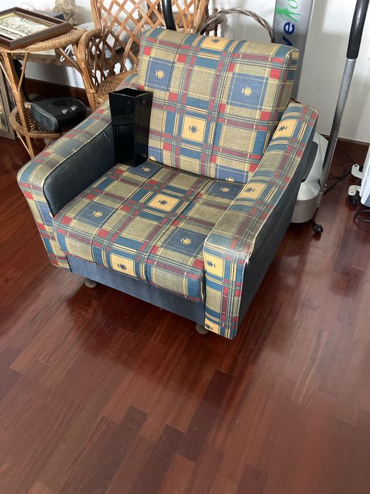 Sofa em estado razoavel