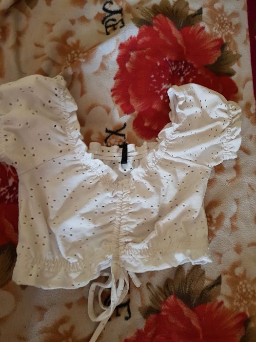 Bluzka crop top Coquette Sinsay