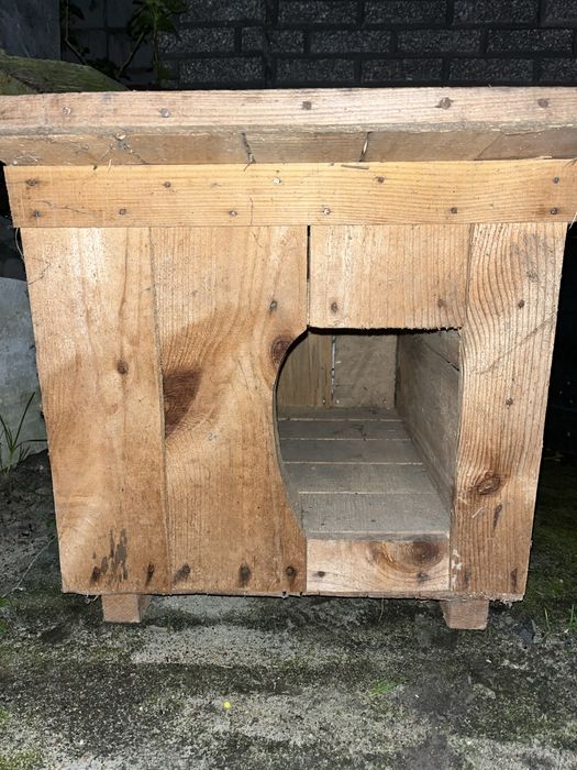 Собача будка для маленької породи