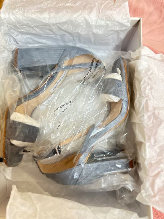 Босоніжки 36 розмір . Нові