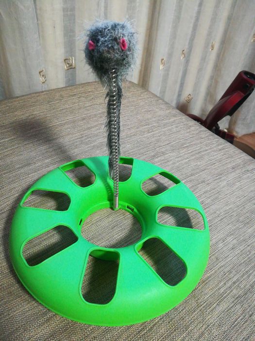 Продаю игрушку для котов " Мышка на гибкой пружине "