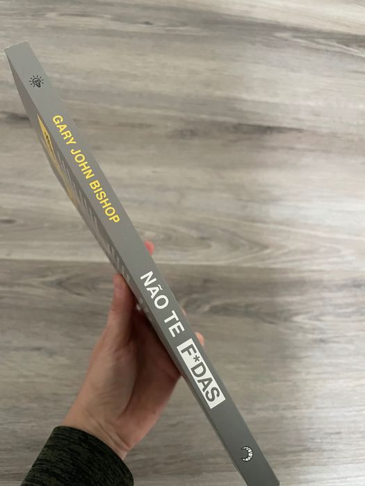 Livro “Não te f*das”