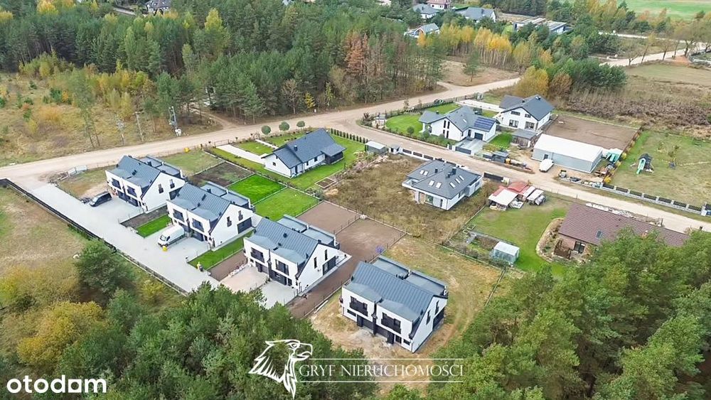 - Przestronny dom wolnostojący z 2 garażami -