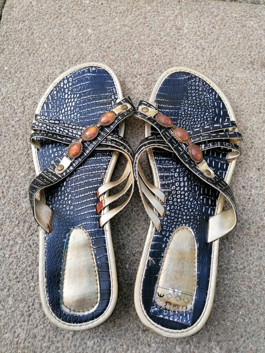 Conjunto de 2 Chinelos para Senhora – Tamanho 38