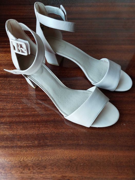 Босоножки Clarks Deva Mae