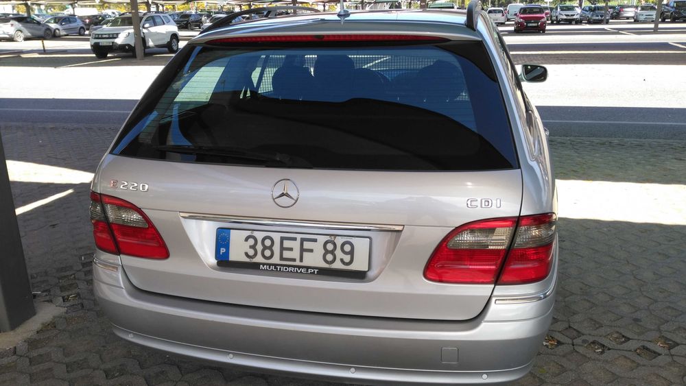 MERCEDES E 220 CDI carrinha automática