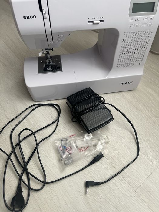 Швейна машинка iSew S200