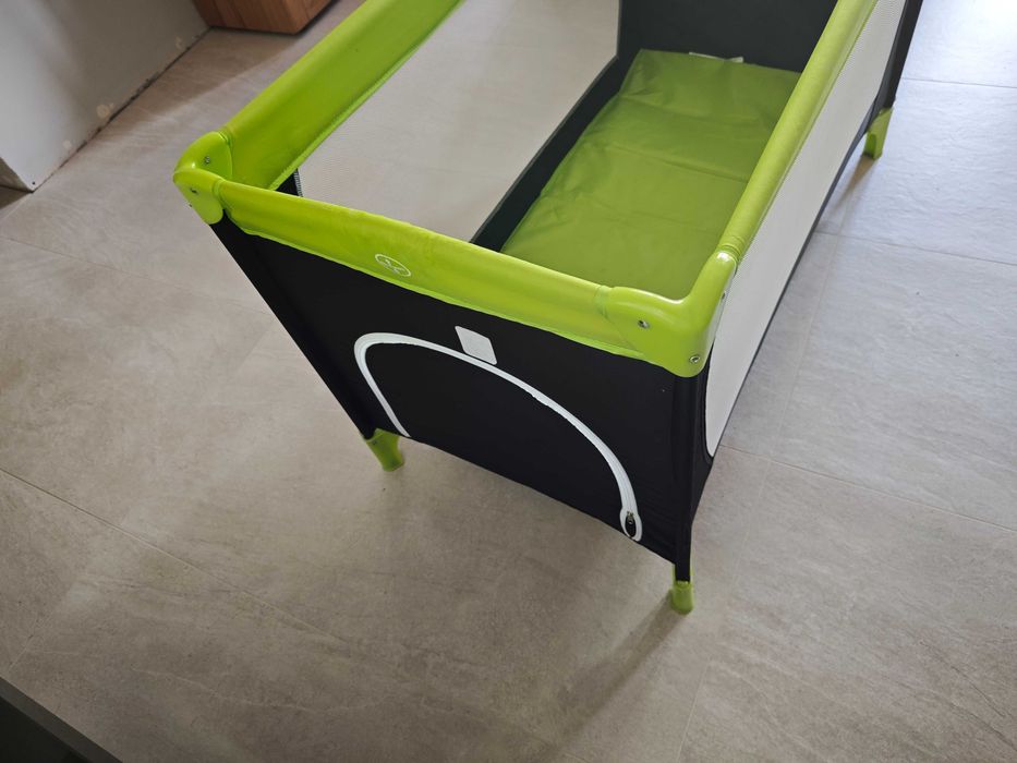 Łóżeczko dziecięce składane