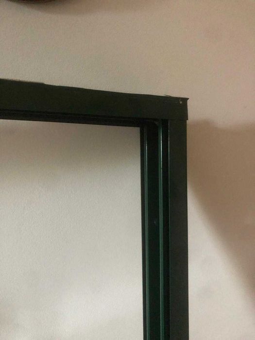 2 Janelas-Portas - sacadas de alumínio  (ver fotos)