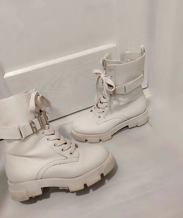 Ботінки жіночі Guess