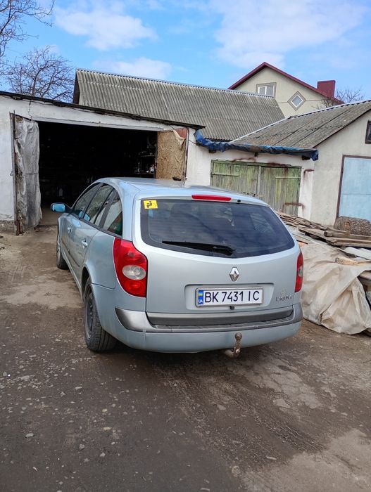 Автомобіль Рено лагуна 2