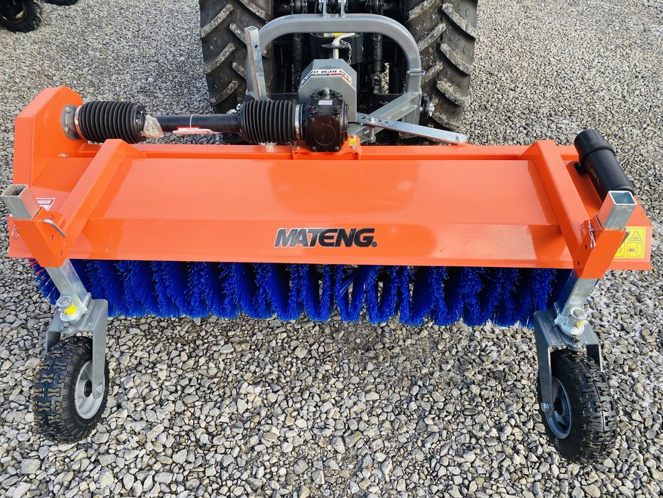 Щітка комунальна на ВОМ