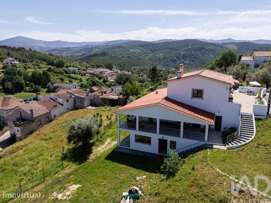 Casa / Villa T5 em Côja e Barril de Alva de 228 m2