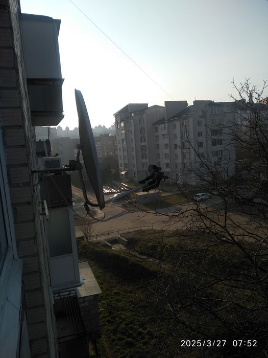 Супутникова антена з цифровим тюнером Sat Intehralgralим тюнером