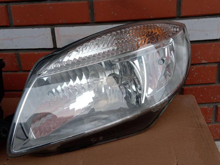 Фари шкода Фабія 2 оптика Skoda