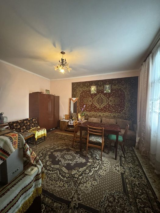 Будинок із землею  в місті