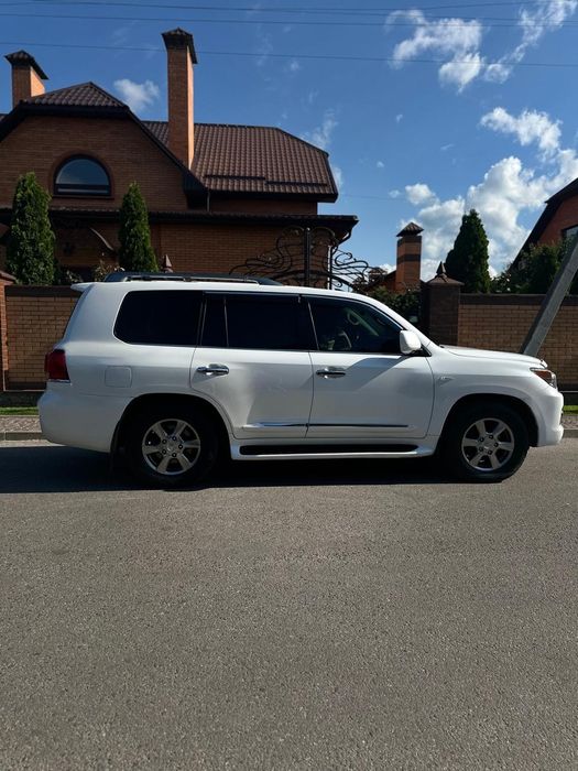 Лексус    лх 570