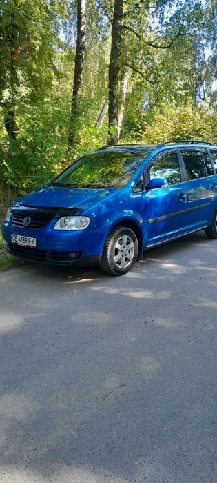 Volkswagen Touran 1.6 FSI Гарний стан 6-ступка