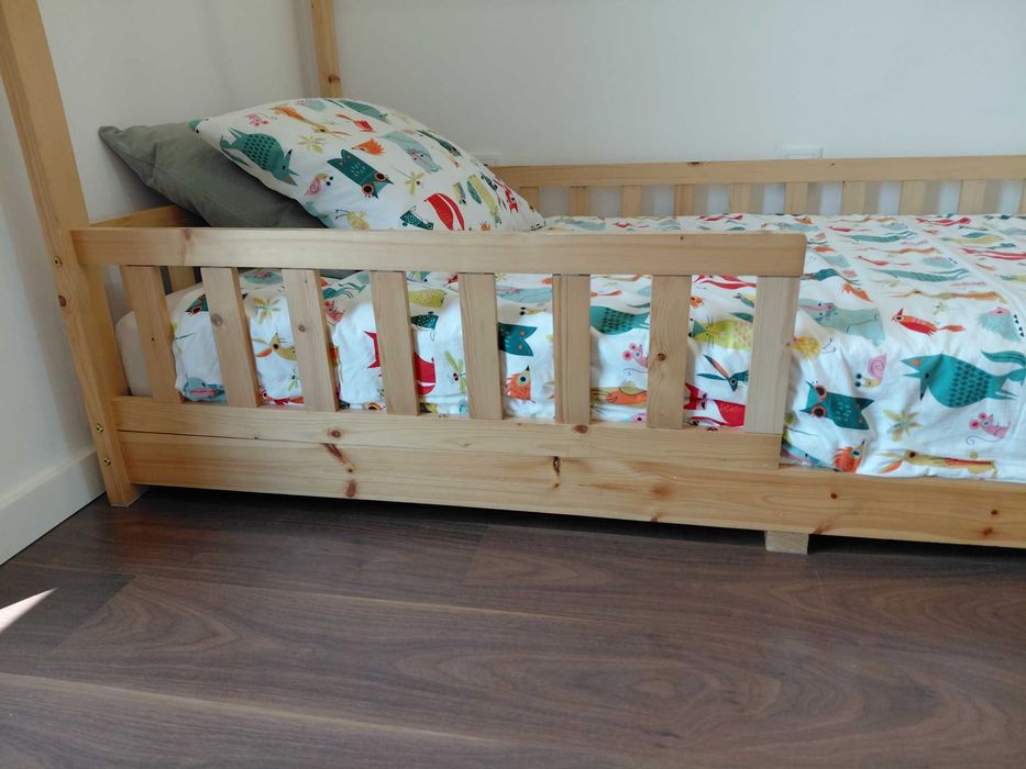Vendo cama montessori de criança 90x190cm (marca Hôma) com colchão em molas ensacadas