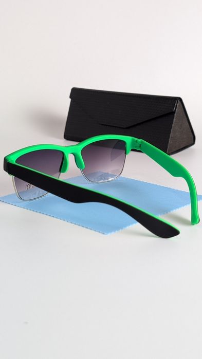 Стильні сонцезахисні окуляри Wayfarer